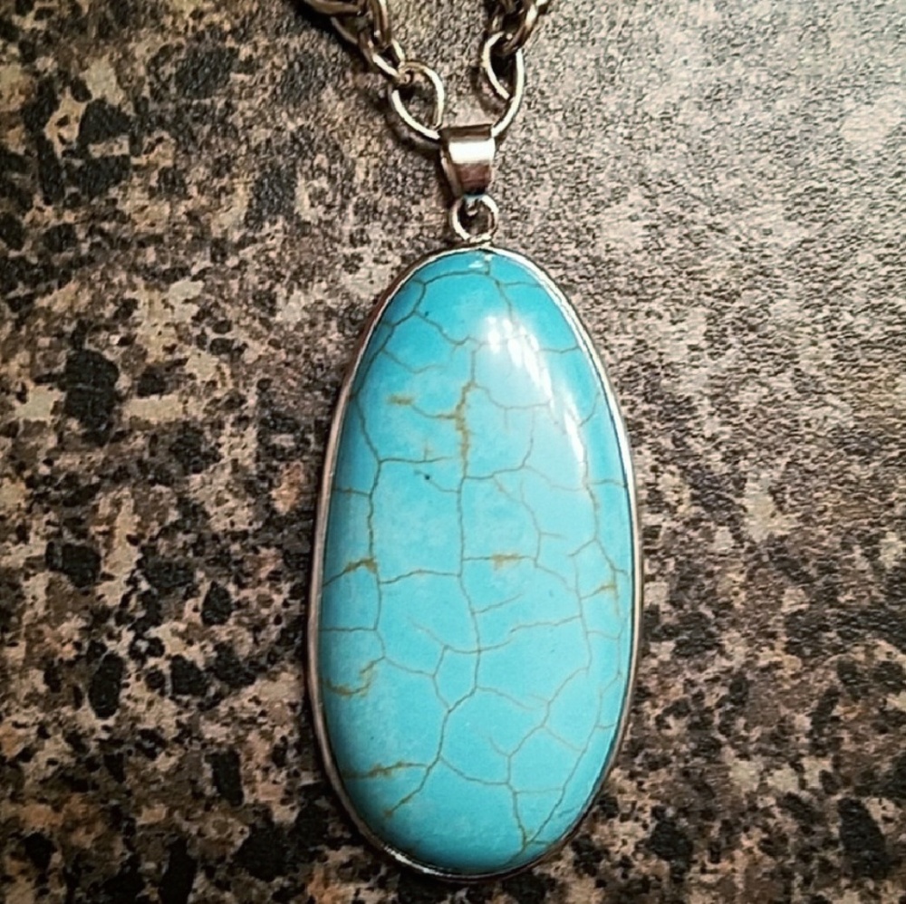 Chunky turquoise and thick chain necklace